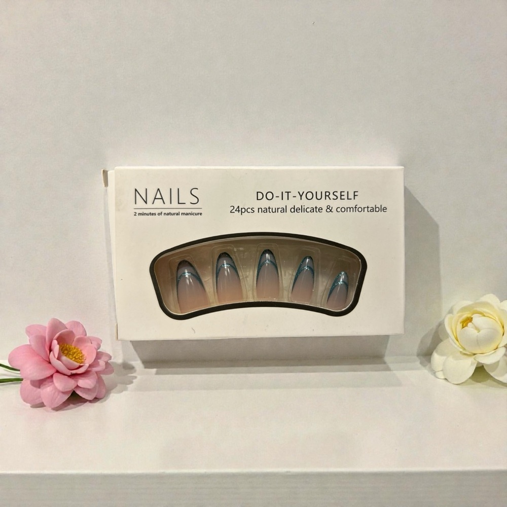 5️⃣ Press On Nails Set | Blue Glitter Design Or 5 For 25